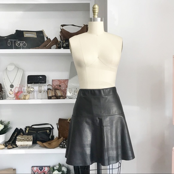 🎉 Vince • Leather Skater Mini Skirt • 8 - Picture 2 of 7
